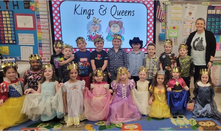 We celebrated the conclusion of our unit on Kings and Queens by dressing up and having a royal tea party!