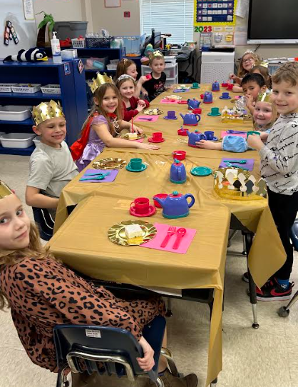 Mrs Lisa Brown’s Kindergarten class enjoyed their tea party. They even had a Prince & Princesses join the tea party & then they played games with the class. 