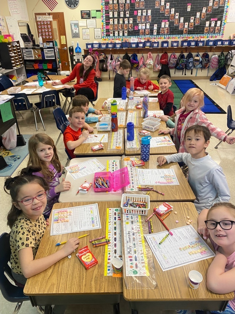 Mrs. Rebecca and Ms. Maryn’s class had a fun Valentine math activity today!
