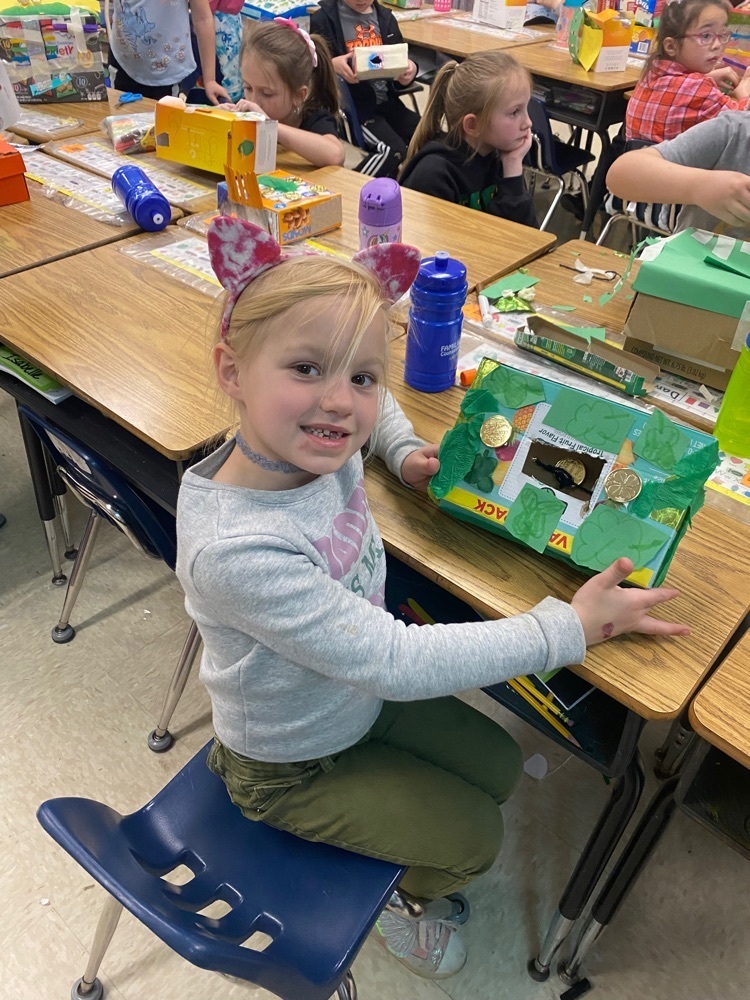 Mrs. Rebecca’s class read the book How to Catch a Leprechaun. They made creative traps. Unfortunately, they were not lucky enough to catch one this year! 